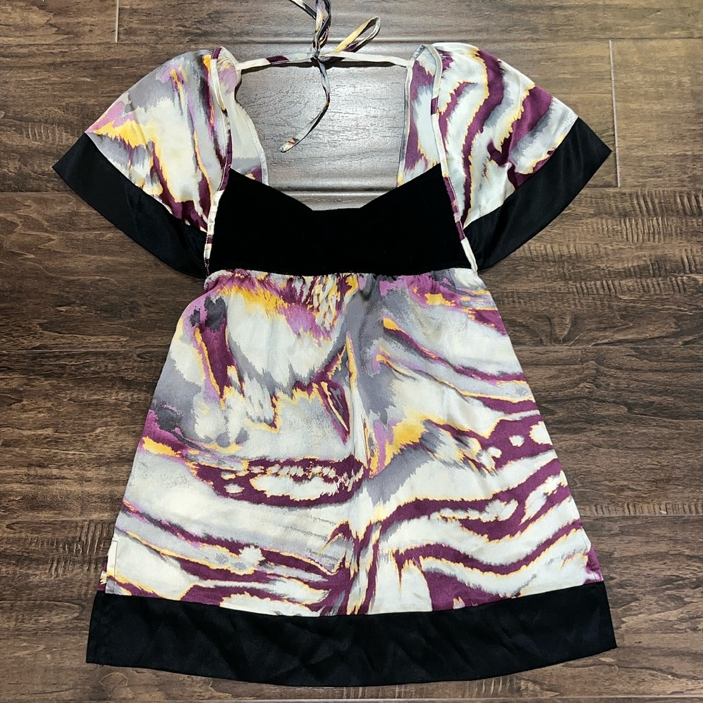 Bebe XS Silk Blouse Knit Black Flutter Short Sleeve Watercolor Tunic Babydoll